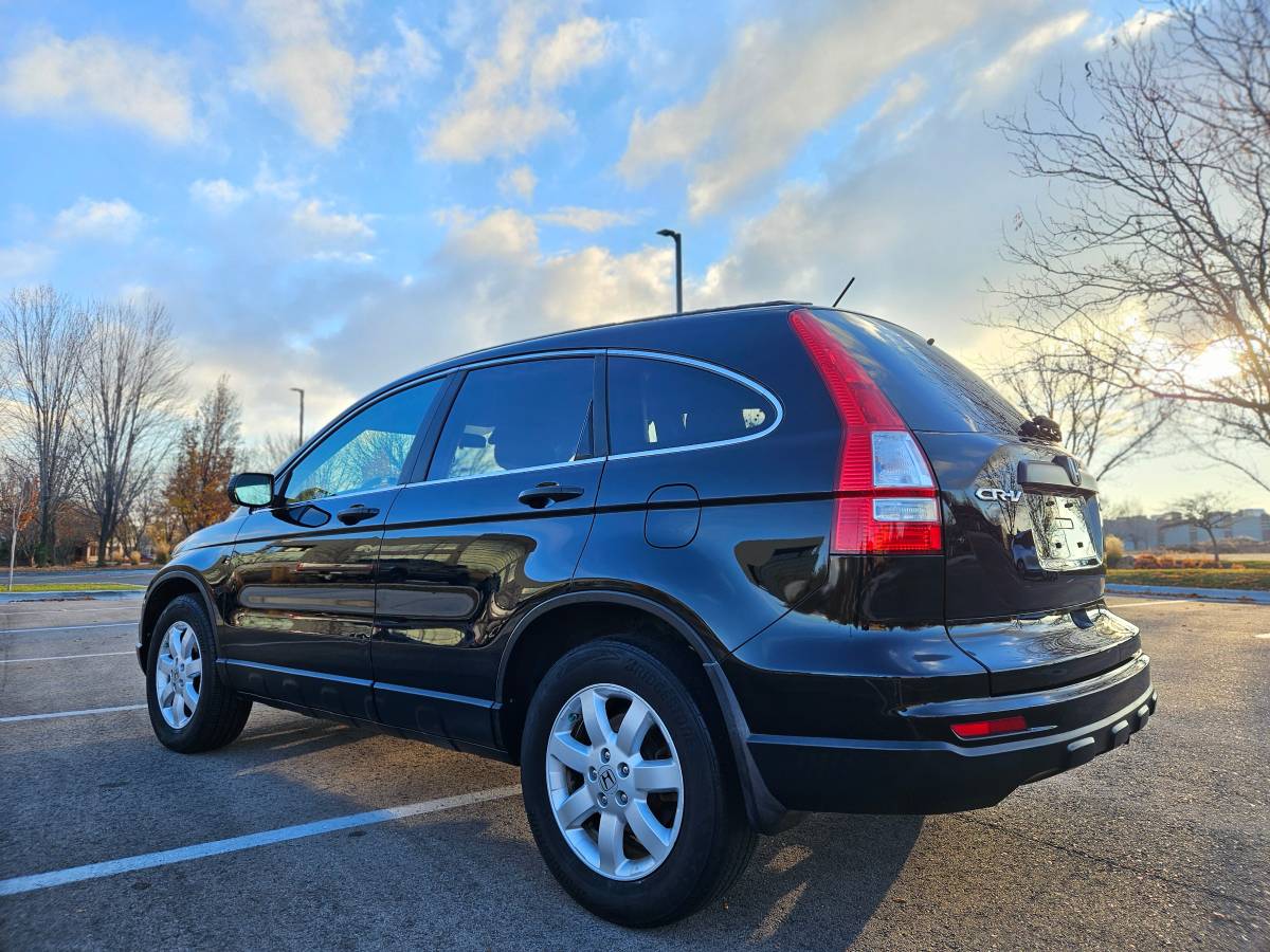 2011 Honda CR-V SE photo 4