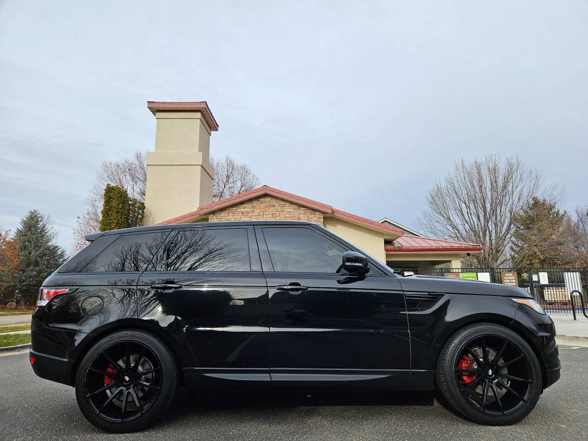 2017 Land Rover Range Rover Sport HSE's photo